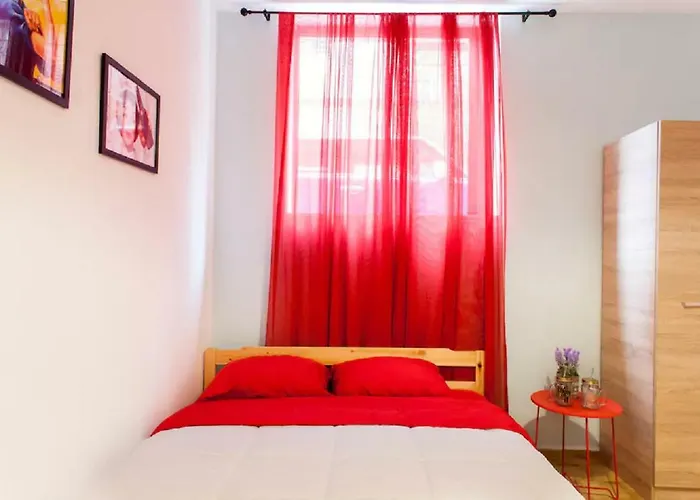 Studio For Couples Near Downtown